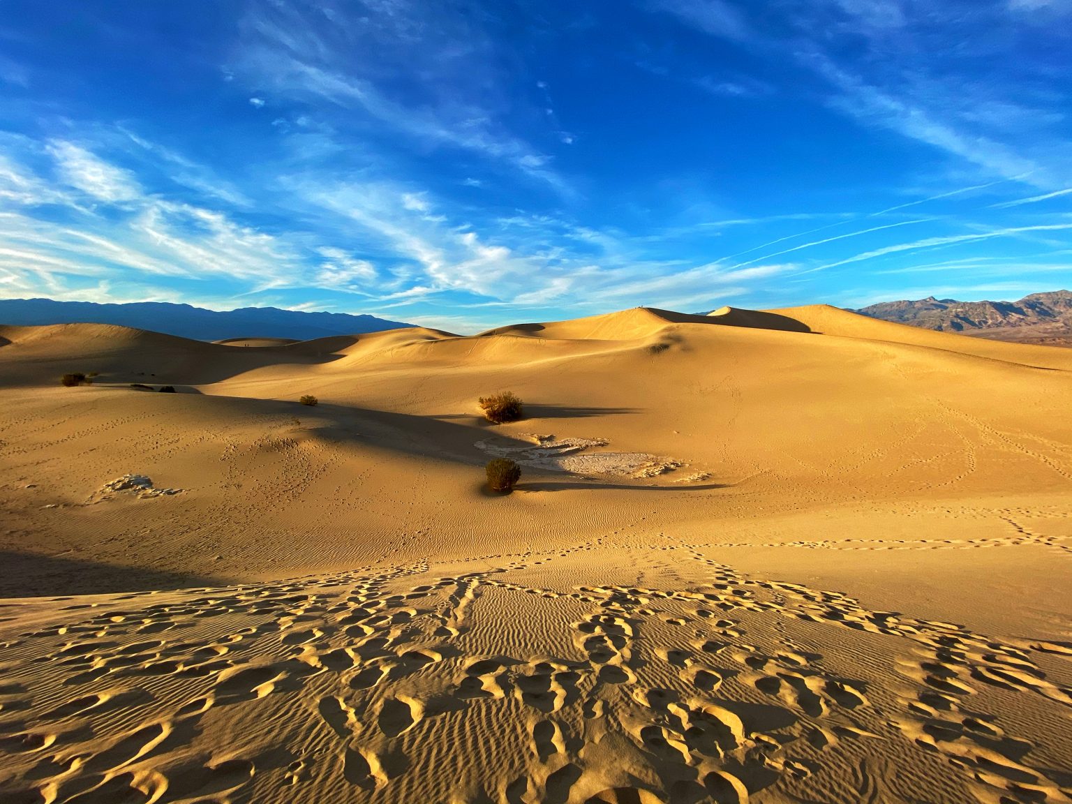 Why Visiting Death Valley Should Be On Your Bucket List – Resist The 